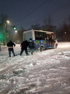 Ростов-на-Дону парализован снегопадом: пробки, заторы и нарушенное расписание транспорта