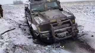 Украинские военные застряли в грязи