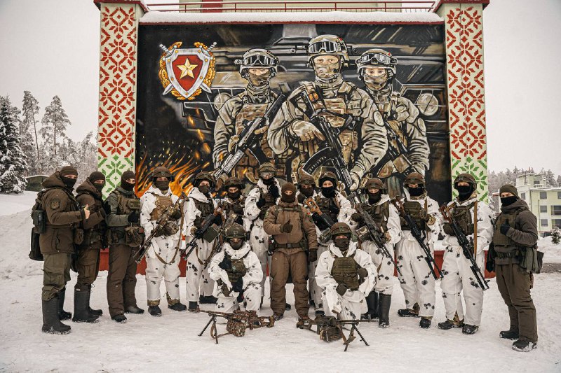 Кадр российских бойцов-пулеметчиков