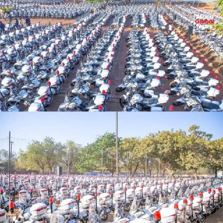 Буркина-Фасо: Президент передал полиции 2000 мотоциклов