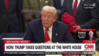 Трамп жалуется на дела и отчитывает журналистку CNN