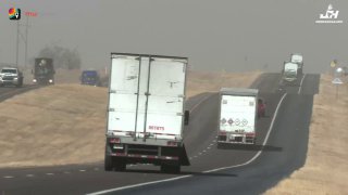 Ураган в Техасе опрокинул фуру