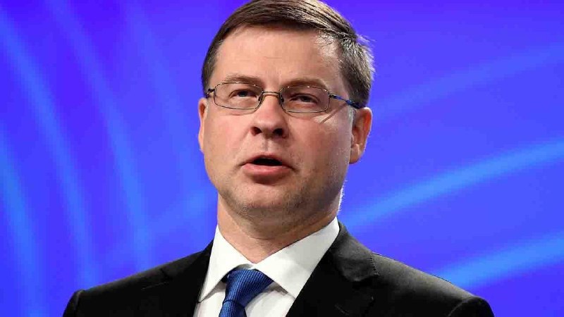 Комиссар ЕС призвал давить на Россию вопреки росту цен