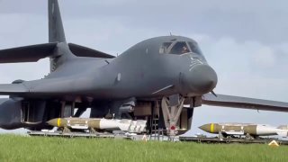 Американский бомбардировщик готовится к удару по Ирану