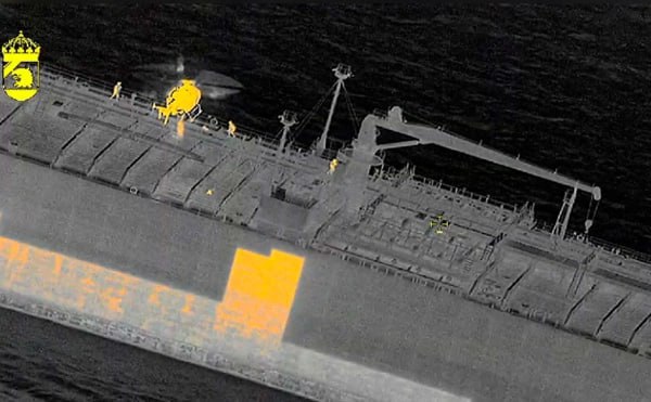 Охота на российскую нефть: захват судов Швецией, продление санкций США и падение цен