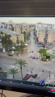 Прилет иранских суббоеприпасов в Израиле: кадры последствий