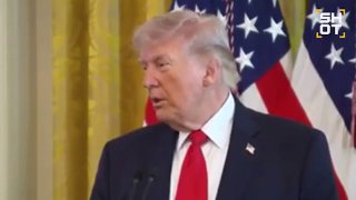Трамп пошутил над Макроном на пасхальном обеде, вспомнив фейковое видео