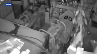 Землетрясение магнитудой 7,4 у берегов Индонезии вызвало разрушения