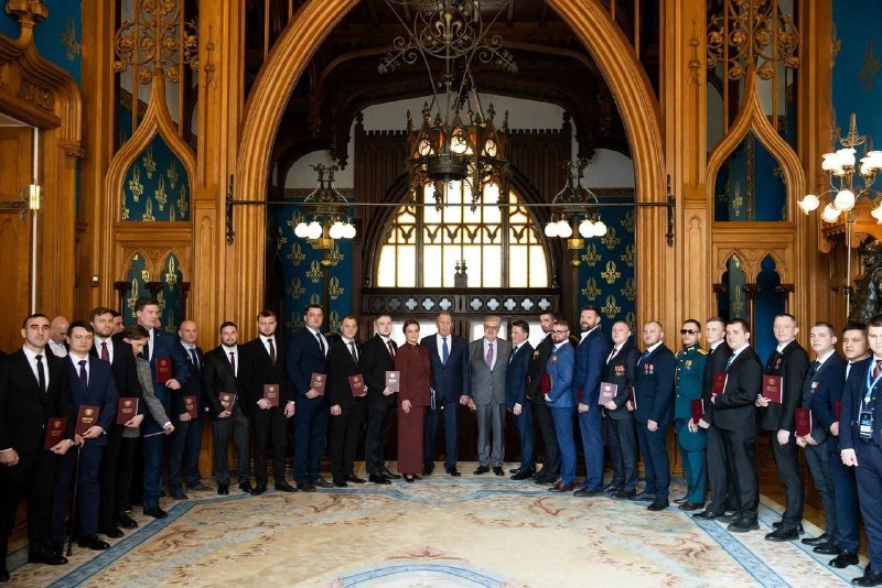 Ветераны СВО получили дипломы МГИМО после программы переподготовки