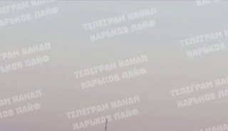 Ракетные удары по Харькову: слышна стрельба и зафиксирован момент попадания
