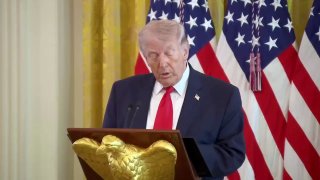 Трамп сравнил себя с Иисусом и пожаловался на бюрократию, автор называет это нотками Антихриста