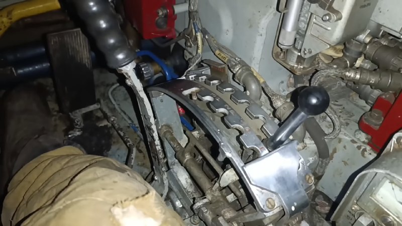 Повёрнутые на войне. Передай информацию об обнаружении скопления инопланетян: