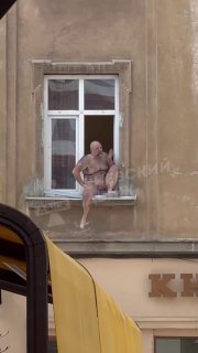 Неизвестный перерезал горло сотруднику ТЦК в микроавтобусе