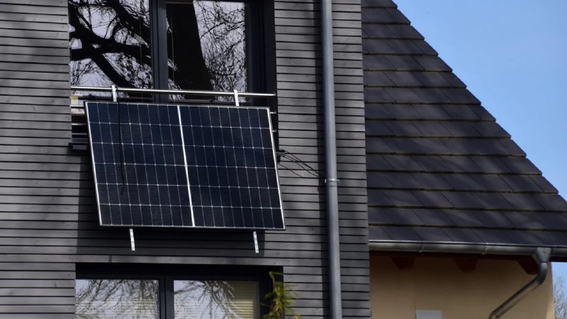 Европу покоряют солнечные балконы: в Германии уже миллион мини-электростанций