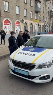 В Днепре при доставке в ТЦК задержали нарушителя военного учета, вмешались прохожие