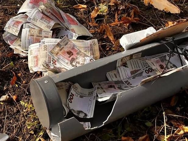 Перехвачены контейнеры с фальшивыми гривнами и QR-кодами