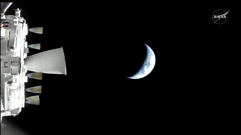 Астронавты Artemis II сделали первое фото Земли с орбиты