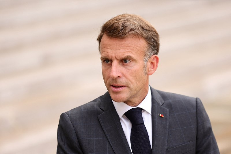 Макрон: открыть Ормузский пролив военным путём нереально