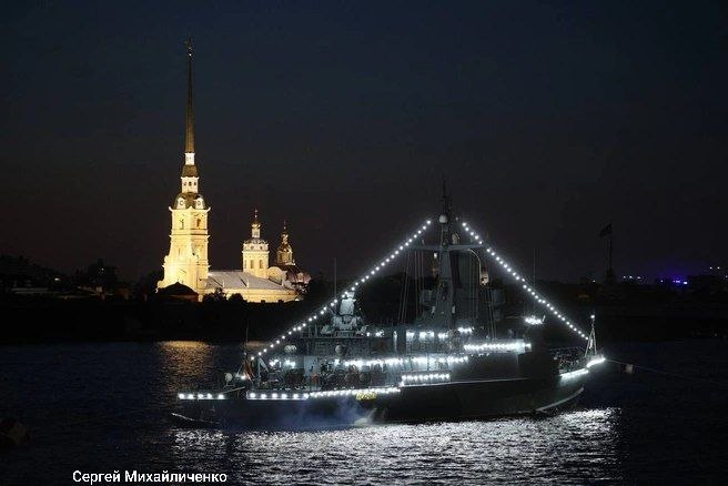 Маломерным судам в Петербурге запретили ночью ходить в центральной акватории Невы