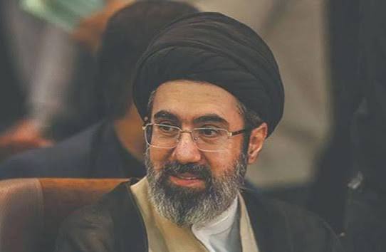 Почему у аятоллы Хаменеи чёрная чалма?