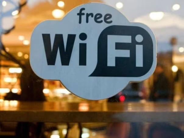 Власти Петербурга обсуждают расширение сети бесплатного Wi-Fi и вопросы безопасности при прилетах БПЛА