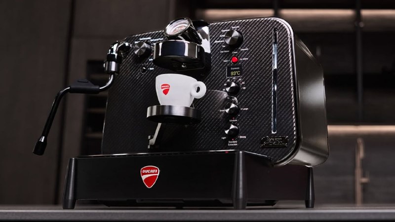 Ducati выпустили лимитированную карбоновую эспрессо-машину Barista M3 1926