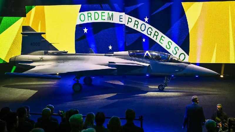 В Швеции произведен первый двухместный истребитель JAS-39F Gripen поколения NG