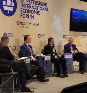 Петр Фрадков: Россия должна быть международным игроком в процессе пересборки финансовой системы