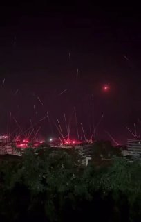 Фанаты «МК Алжир» устроили грандиозный салют в честь 10-го титула клуба