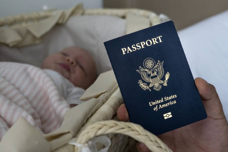 США аннулируют визы участникам схем «родительского туризма»
