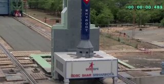 Индия осуществила первый успешный запуск частной ракеты Vikram-1
