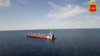Кадры поражения балкера в северо-западной части Черного моря