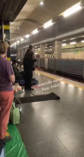В киевском метро решили делать ремонт во время ракетной атаки