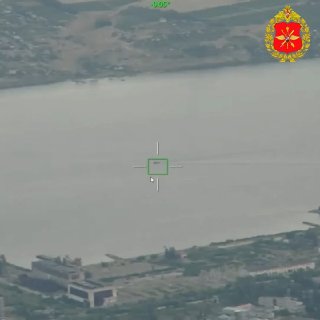 Удары БПЛА «Герань-4 Сикер» по катеру и сухогрузам с военными грузами ВСУ в Черном море и порту Николаев