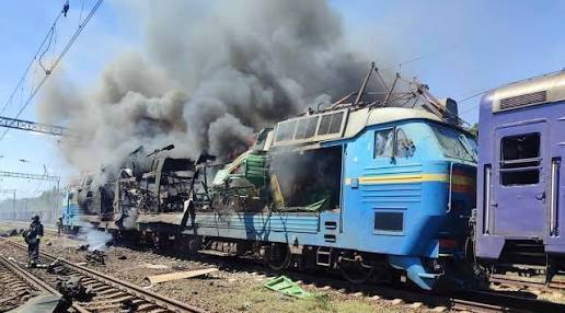 Движение поездов в Запорожье остановлено из-за ударов ВС РФ
