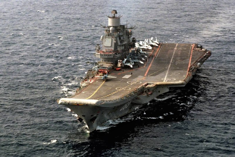 Главнокомандующий ВМФ России поздравил моряков и ветеранов с Днём ВМФ