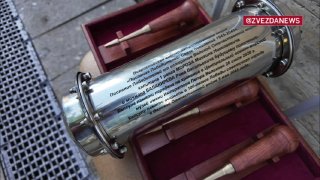 В Санкт-Петербурге в День ВМФ заложили капсулы памяти и возложили цветы у Медного всадника