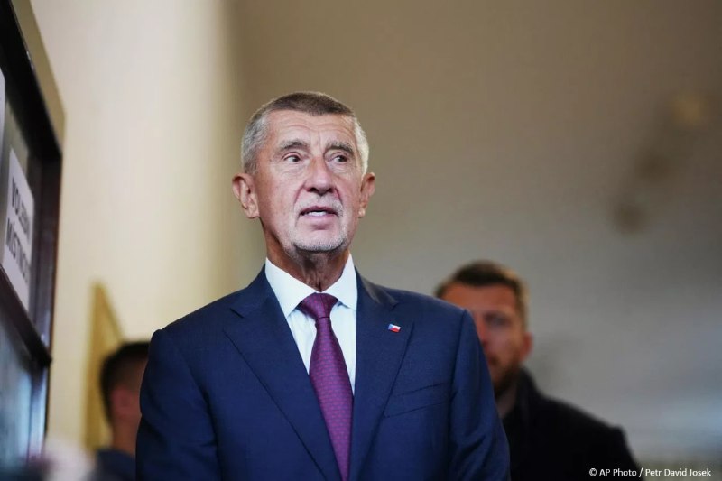 Чешский премьер Бабиш назвал миграцию в ЕС причиной теракта в Берлине