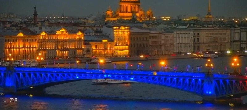В Петербурге зажглась праздничная подсветка в честь Дня ВМФ