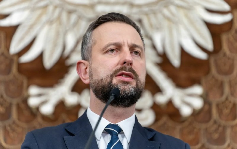 Глава Минобороны Польши связала вступление Украины в ЕС с вопросами исторической памяти и коррупции