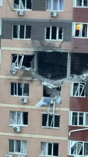 Автор призывает к поддержке армии и критикует пораженческие настроения в сети