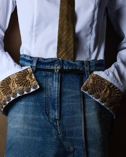 Dries Van Noten представили рубашки с расшитыми манжетами