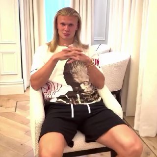 Новая причёска Эрлинга Холанда стала поводом для мемов