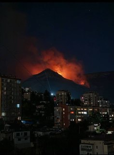 В Ялте объявлен режим ЧС из-за масштабного лесного пожара