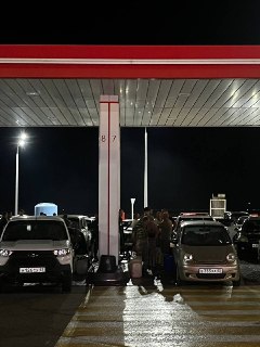 Читатели сообщают о беспорядках и очередях на АЗС «Лукойл» перед Крымским мостом