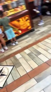 Сотрудник ресторана в Нью-Йорке сбил мужчину, пытавшегося пройти в служебную зону