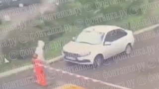 В Петербурге задержали 15-летнюю девушку за поджог двух полицейских машин