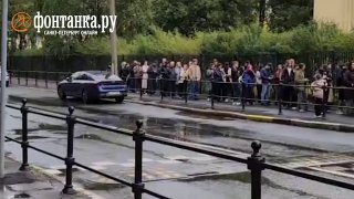В Петербурге на избирательных участках образовались очереди