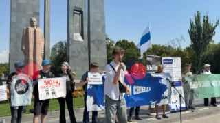 Протесты и очереди в посольстве РФ в Ереване во время выборов
