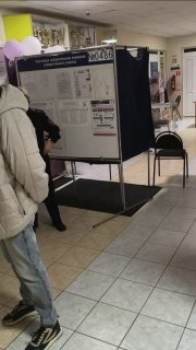 Наблюдательницу «Яблока» в Петербурге задержали в полиции, а после возвращения на участок на неё напала представительница ТИК